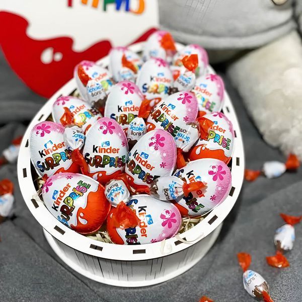 Великий подарунковий набір Kinder MAXI у дерев'яному боксі-яйці D092862 фото